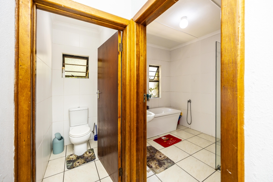 4 Bedroom Property for Sale in Nahoon Valley Park Eastern Cape